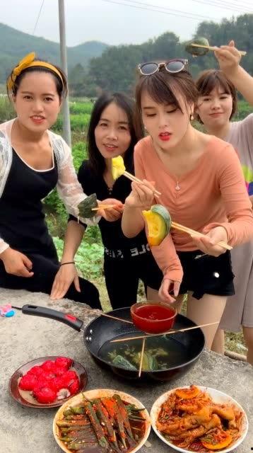 三位美女吃瓜视频大全免费观看,三位美女吃瓜视频大全,免费观看,精彩不容错过! 第1张 三位美女吃瓜视频大全免费观看,三位美女吃瓜视频大全,免费观看,精彩不容错过! 第1张