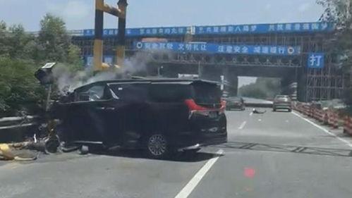 郑州车祸爆料新闻视频,多车连环相撞,伤亡情况令人揪心 第3张 郑州车祸爆料新闻视频,多车连环相撞,伤亡情况令人揪心 第3张